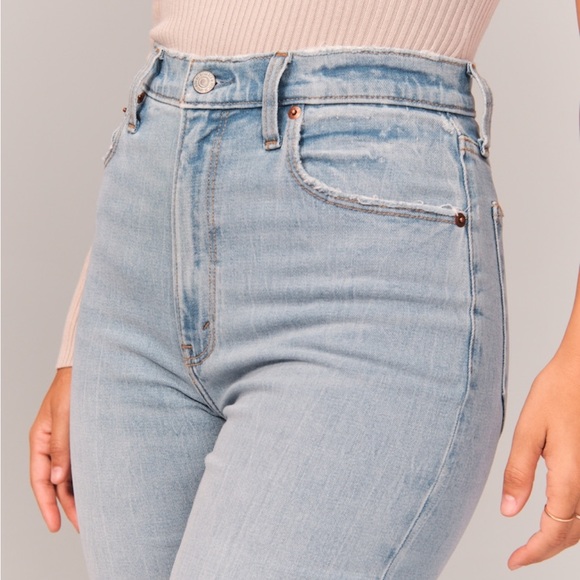 NWT❗️A&F Curve Love Ultra High Rise Ankle Straight Jeans - Picture 8 of 10